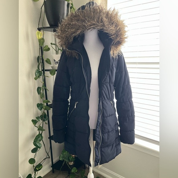 H&M Women's Navy Puffer Jacket with Faux Fur Trim - Picture 4 of 9